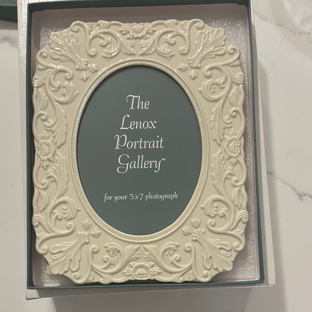 Lenox Cream Ornate Picture Frame